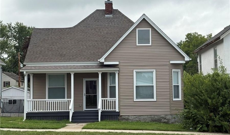 417 S 5th St, Atchison, KS 66002 - 3 Beds, 2 Bath