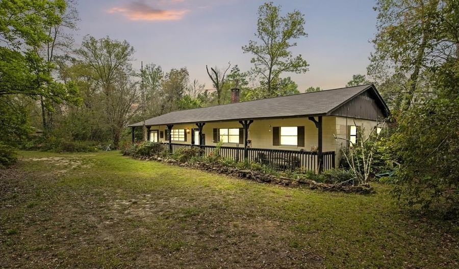 145 Old Post Office Loop Rd, Bainbridge, GA 39819 - 3 Beds, 2 Bath