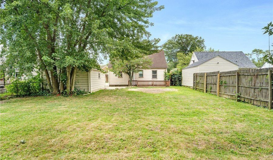 948 Francis Ave SE, Warren, OH 44484 - 3 Beds, 2 Bath