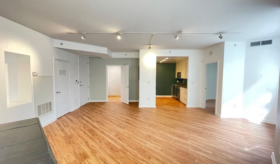 1300 13TH St NW 106, Washington, DC 20005 - 2 Beds, 2 Bath