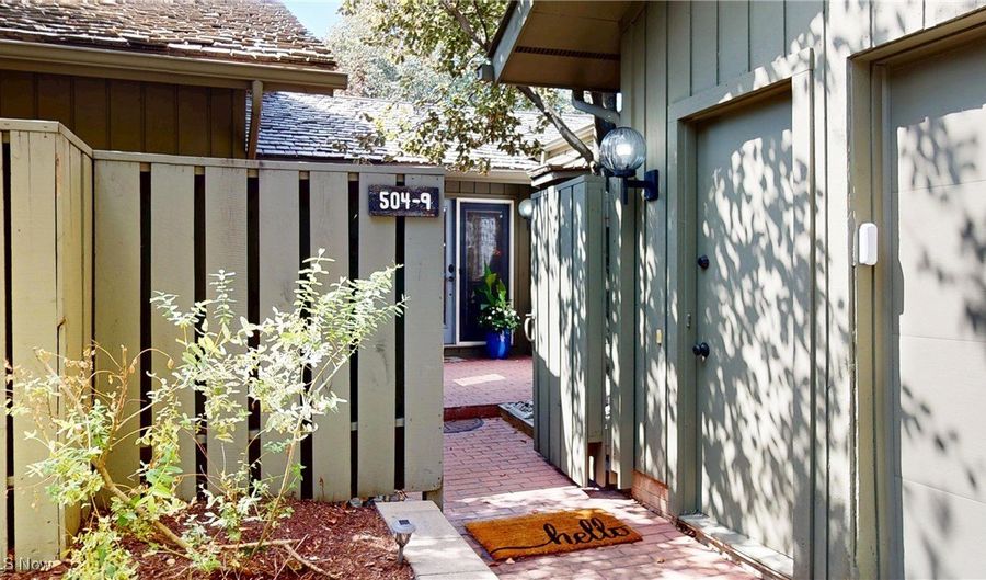 504-9 Concord Downs Cir 9, Aurora, OH 44202 - 4 Beds, 4 Bath