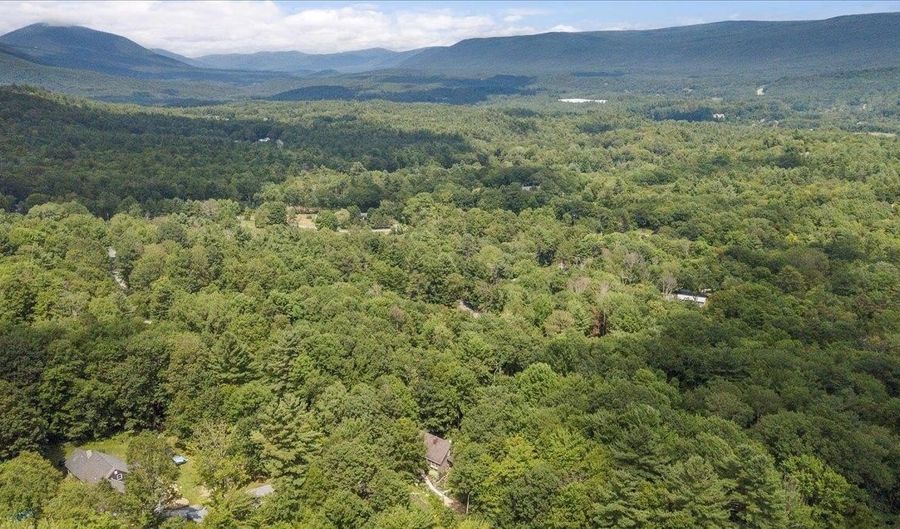 447 Farm Rd, Arlington, VT 05250 - 2 Beds, 2 Bath