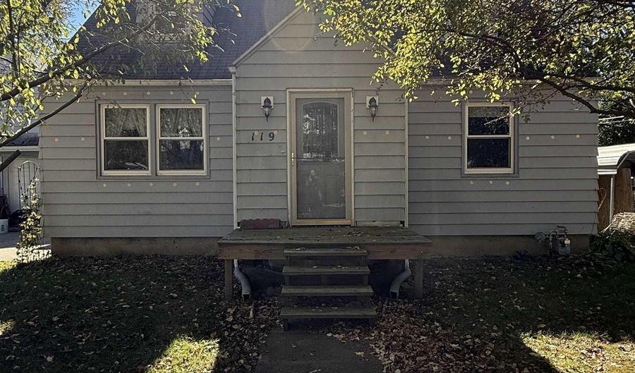 119 E Logan St, Argos, IN 46501 - 4 Beds, 1 Bath