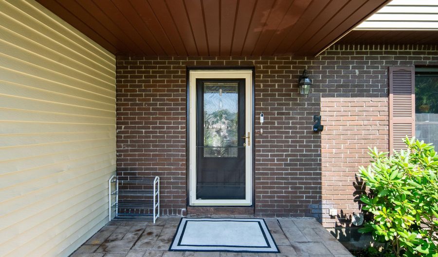 51 Aspen Cir, Albany, NY 12208 - 4 Beds, 2 Bath