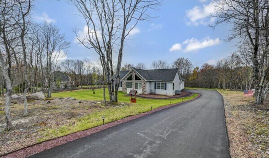 209 Brittany Dr, Albrightsville, PA 18210 - 3 Beds, 3 Bath