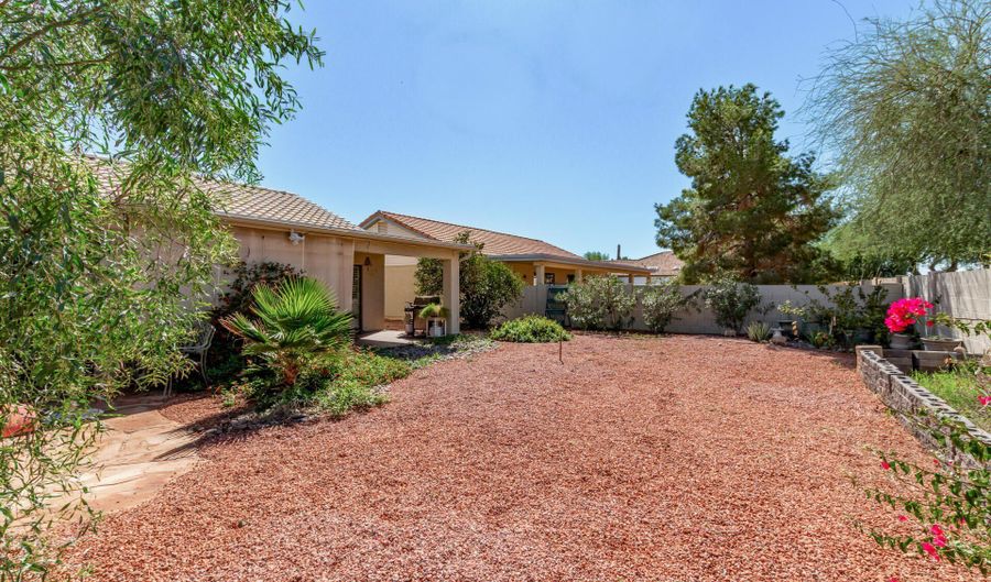 26422 S BOXWOOD Dr, Sun Lakes, AZ 85248 - 2 Beds, 2 Bath