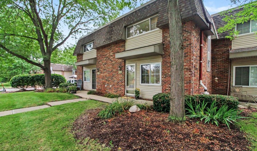 541 Long Shore Dr, Ann Arbor, MI 48105 - 2 Beds, 1 Bath
