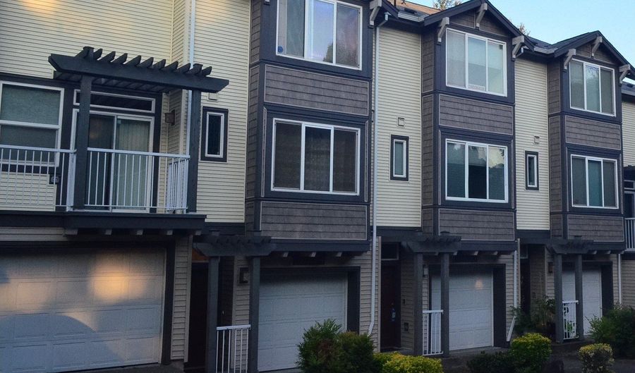 13700 SW SCHOLLS FERRY Rd 102, Beaverton, OR 97007 - 2 Beds, 3 Bath