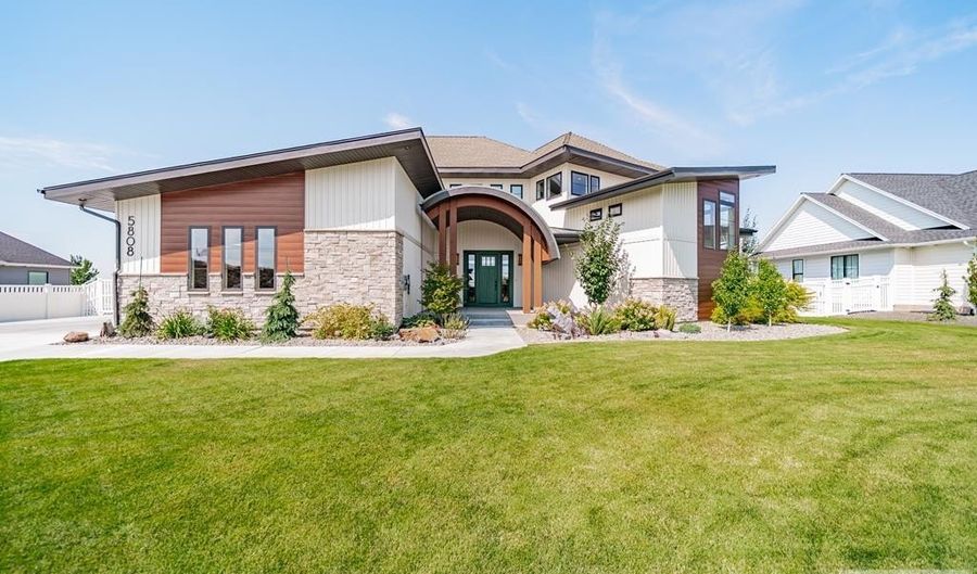 5808 Glass Mountain Blvd, Idaho Falls, ID 83404 - 3 Beds, 4 Bath