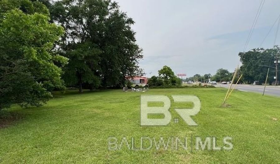 623 N Main St, Atmore, AL 36502 - 0 Beds, 0 Bath