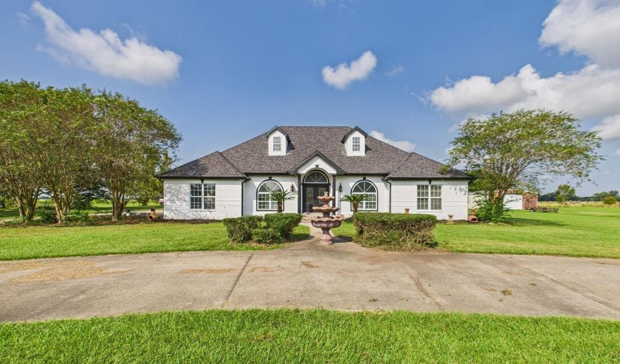 14024 Campisi Dr, Abbeville, LA 70510 - 5 Beds, 4 Bath