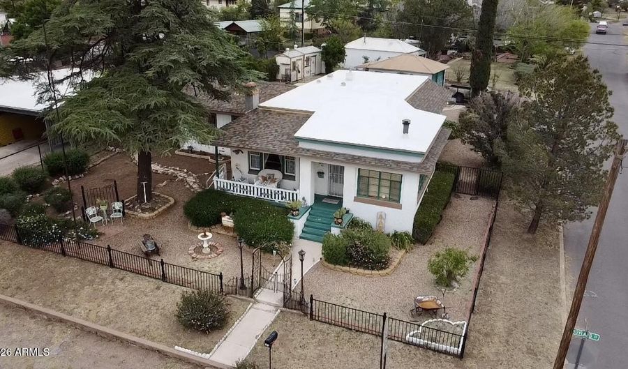 600 HOVLAND St, Bisbee, AZ 85603 - 3 Beds, 2 Bath