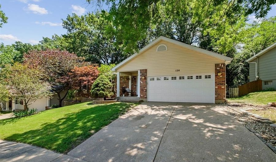 126 Asilomar Ct, Ballwin, MO 63021 - 4 Beds, 3 Bath