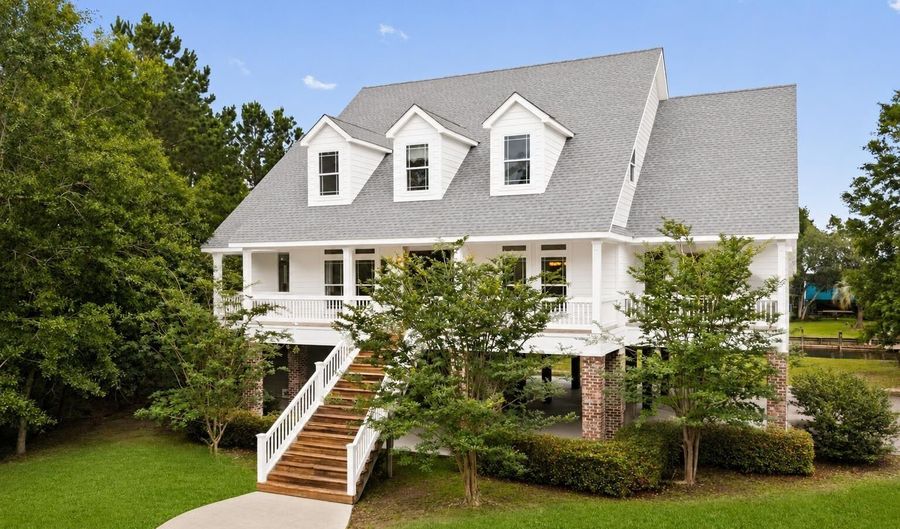 10051 Cain Rd, Bay St. Louis, MS 39520 - 6 Beds, 4 Bath