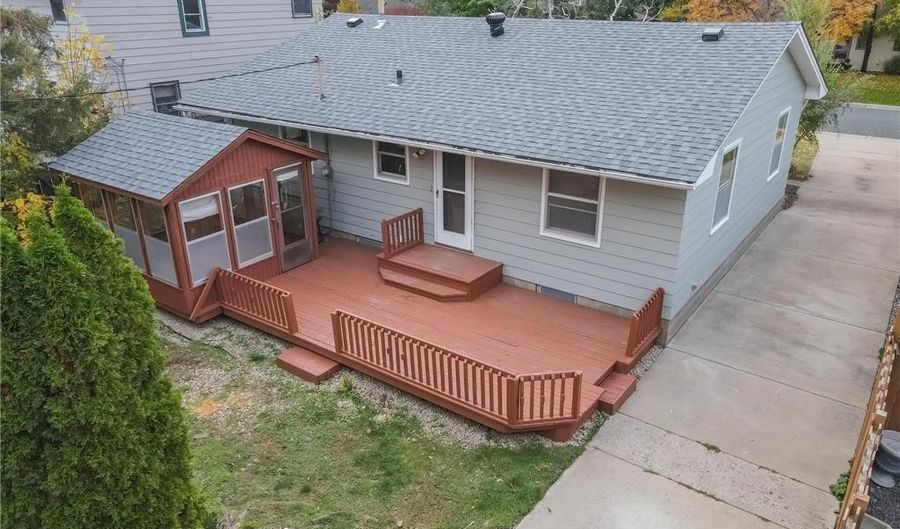 837 Adams St, Anoka, MN 55303 - 3 Beds, 2 Bath