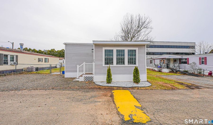 525 E Main St Trlr 76, Branford, CT 06405 - 2 Beds, 2 Bath