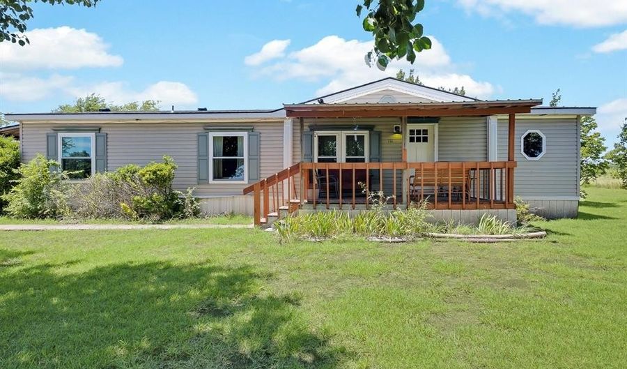 716 County Road 207, Alvarado, TX 76009 - 3 Beds, 2 Bath