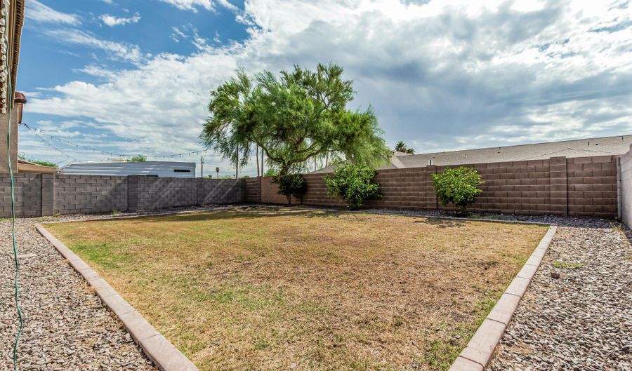 831 S BUENA VISTA Dr, Apache Junction, AZ 85120 - 5 Beds, 3 Bath