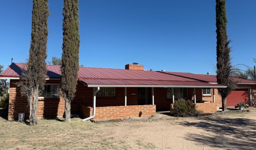 2856 W Trails End Rd, Benson, AZ 85602 - 3 Beds, 2 Bath