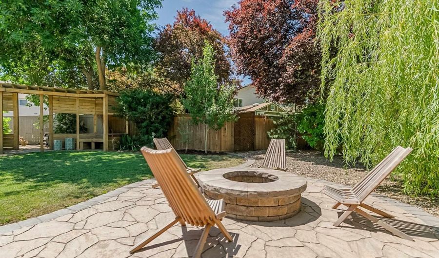 4916 W Camas St, Boise, ID 83705 - 3 Beds, 2 Bath