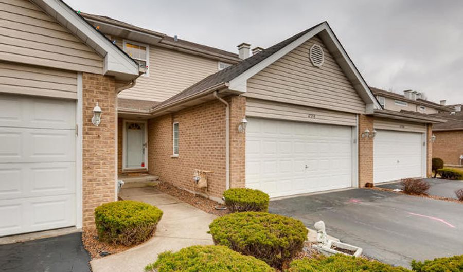 11355 S Peach Tree Ln, Alsip, IL 60803 - 2 Beds, 3 Bath