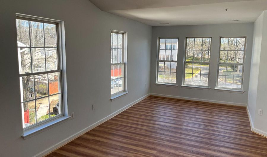 9611 JUNIPER Dr, Bowie, MD 20721 - 3 Beds, 4 Bath