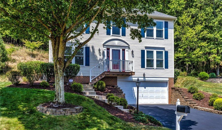 637 White Pine Dr, Adams Twp., PA 16046 - 3 Beds, 3 Bath