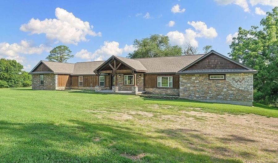 6269 E State Highway 76, Anderson, MO 64831 - 6 Beds, 3 Bath