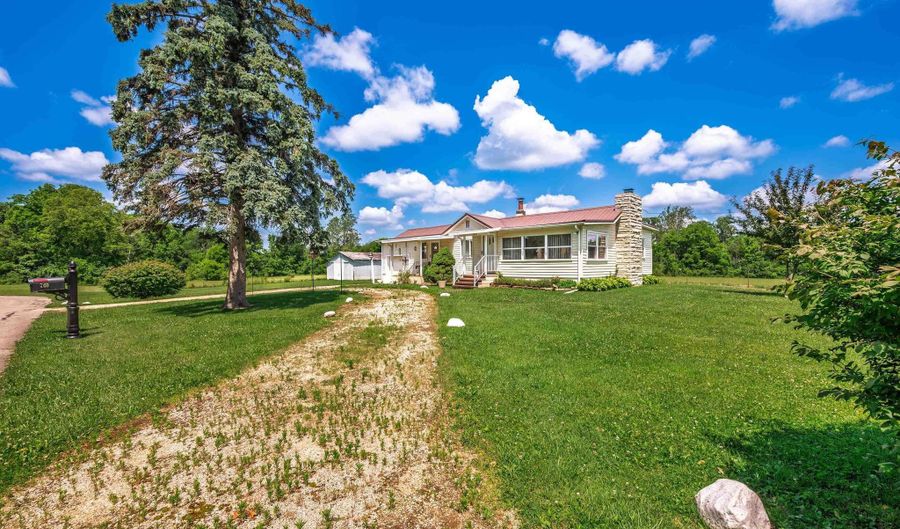 740 E Powers St, Albany, IN 47320 - 3 Beds, 1 Bath
