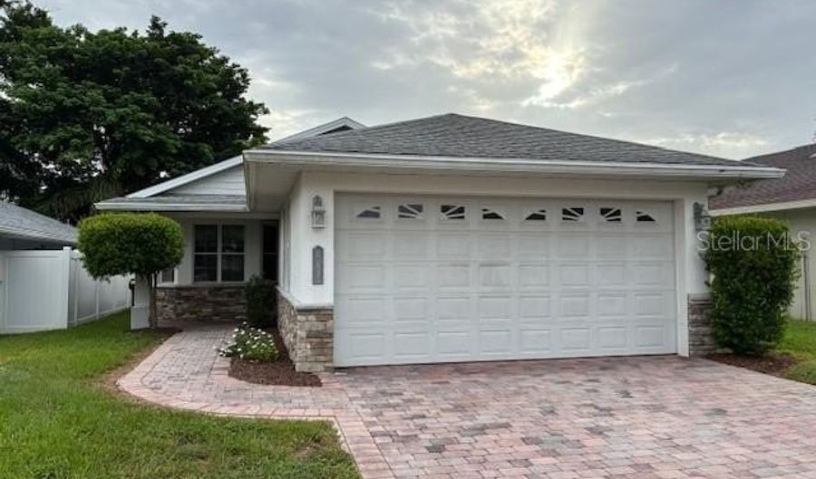 153 NEWBERN Cir, Auburndale, FL 33823 - 3 Beds, 2 Bath