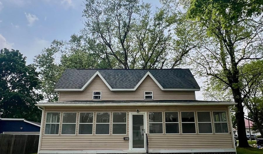 823 Pine Ave, Alma, MI 48801 - 3 Beds, 2 Bath