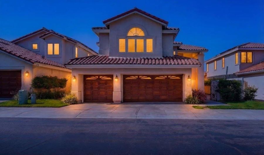 3025 Caminito Torreblanca, Del Mar, CA 92014 - 5 Beds, 3 Bath