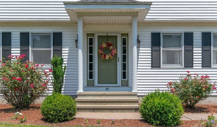 35 Jennie Cir, Agawam, MA 01001 - 4 Beds, 3 Bath