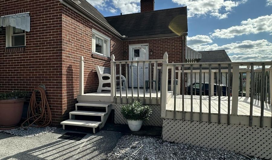 309 Orchard Ave, Altoona, PA 16602 - 3 Beds, 2 Bath