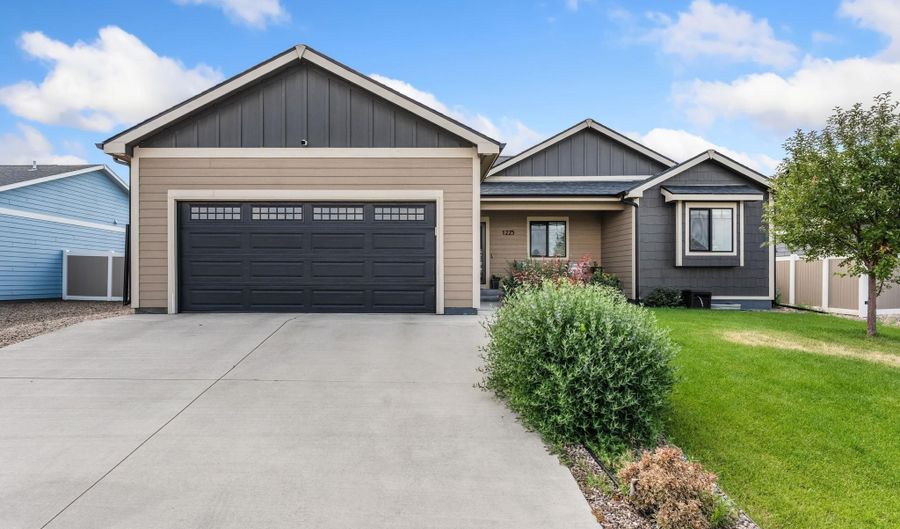 1225 RABBIT BRUSH Trl, Cheyenne, WY 82007 - 4 Beds, 3 Bath