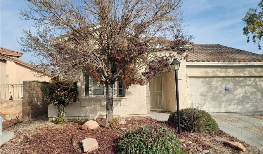 8240 Aurora Peak Ave, Las Vegas, NV 89131 - 3 Beds, 3 Bath