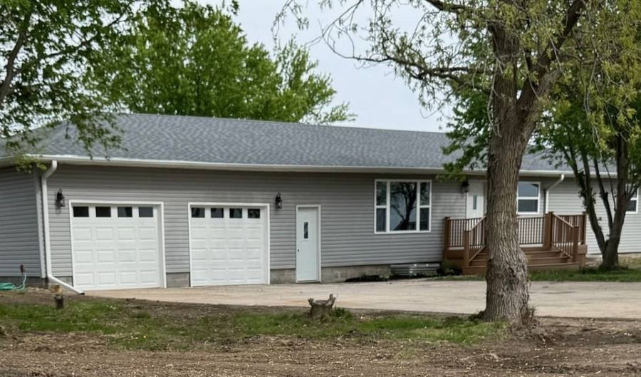 402 S HWY 14, Aurora, NE 68818 - 5 Beds, 4 Bath
