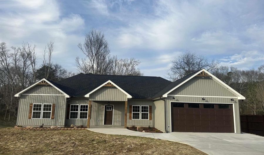18 Paraiso Creek Dr, Albertville, AL 35950 - 4 Beds, 3 Bath