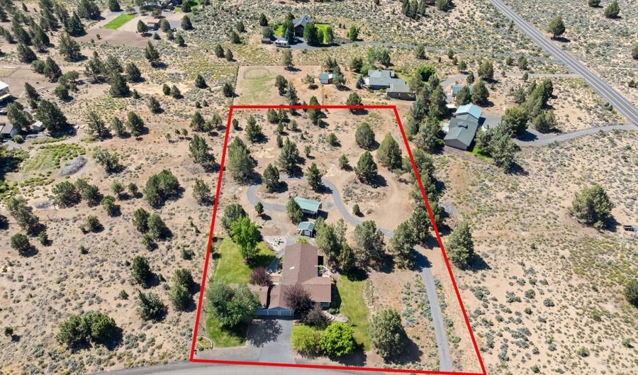 23041 Chisholm Trl, Bend, OR 97702 - 3 Beds, 2 Bath