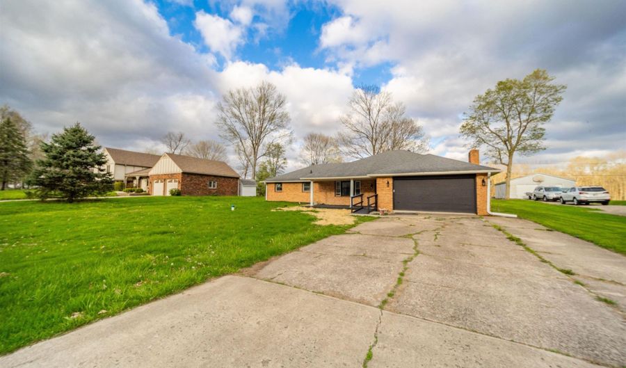 5576 N Heritage Ln, Alexandria, IN 46001 - 3 Beds, 2 Bath