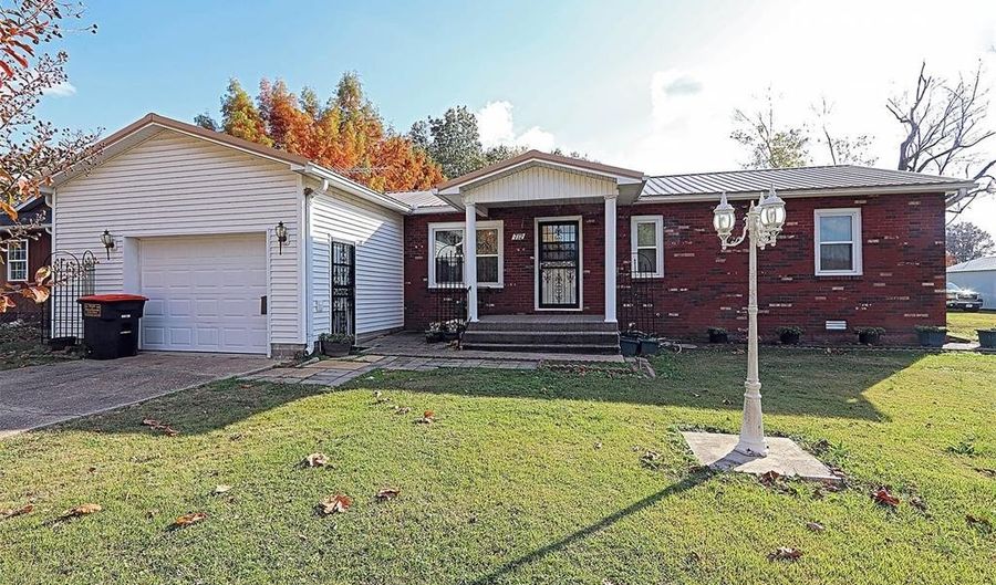 712 Duckett St, Advance, MO 63730 - 4 Beds, 2 Bath