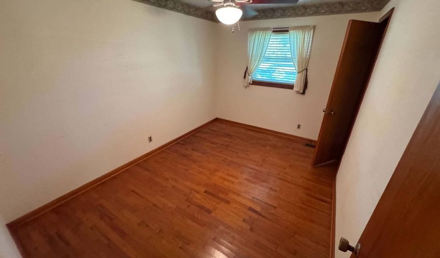 900 Rainbow Dr, Albany, KY 42602 - 3 Beds, 1 Bath
