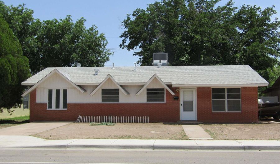 1901 W Hermosa Dr, Artesia, NM 88210 - 3 Beds, 2 Bath