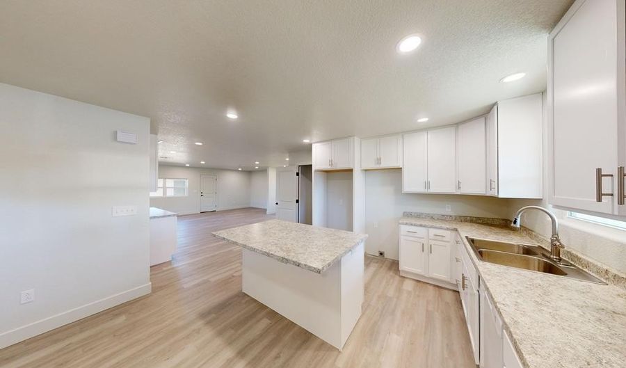 607 NW 11th St, Andrews, TX 79714 - 3 Beds, 2 Bath