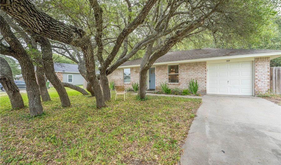 109 Saunders Ln, Aransas Pass, TX 78336 - 3 Beds, 2 Bath