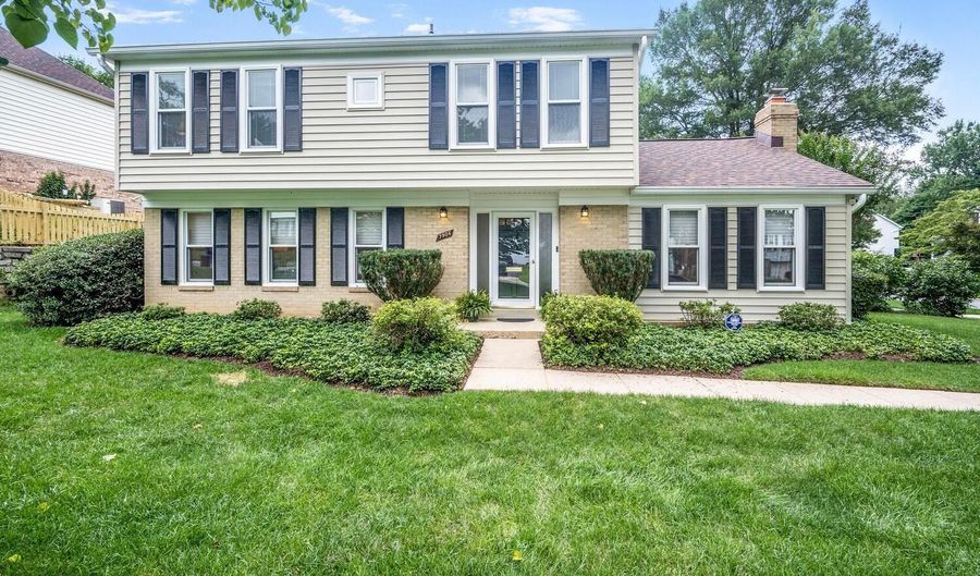 7906 IVYMOUNT Ter, Potomac, MD 20854 - 4 Beds, 3 Bath