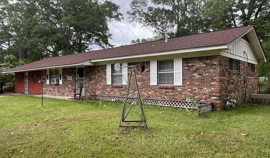 206 N Easthaven Dr, Amory, MS 38821 - 4 Beds, 2 Bath