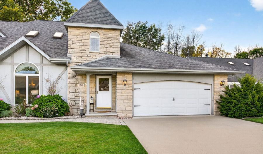 2615 N MILLBROOK Rd, Appleton, WI 54914 - 3 Beds, 3 Bath