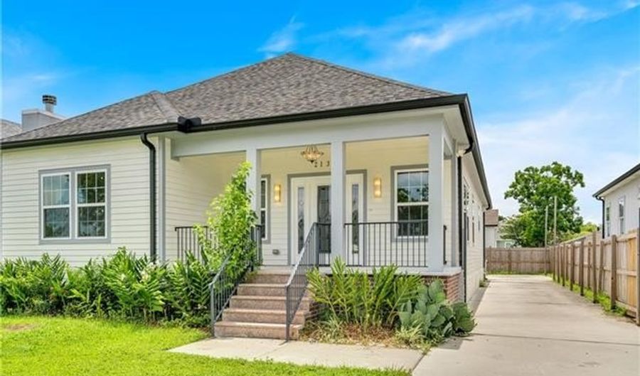 213 BEAVER Dr, Arabi, LA 70032 - 3 Beds, 4 Bath