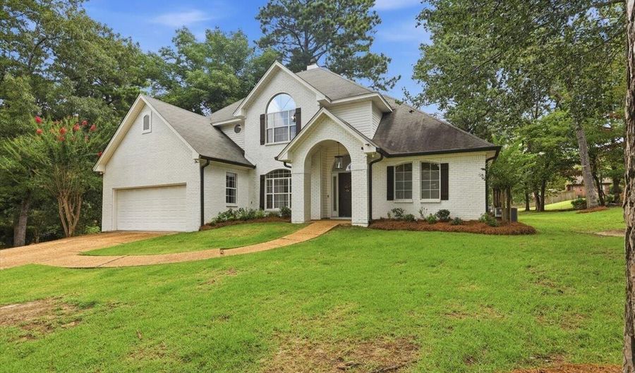 346 Woodlands Dr, Brandon, MS 39047 - 4 Beds, 3 Bath